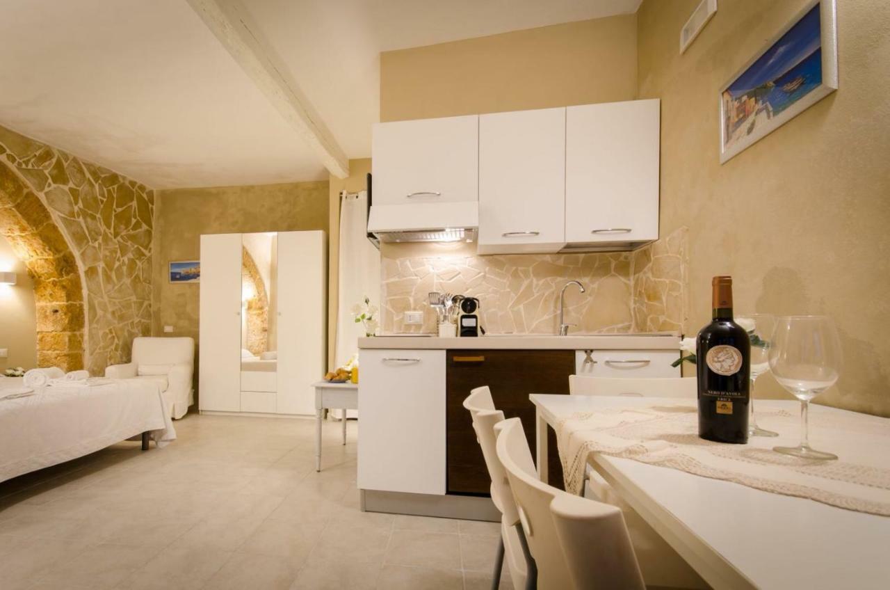 Casa "Il Castello" Lägenhet Syrakusa Exteriör bild